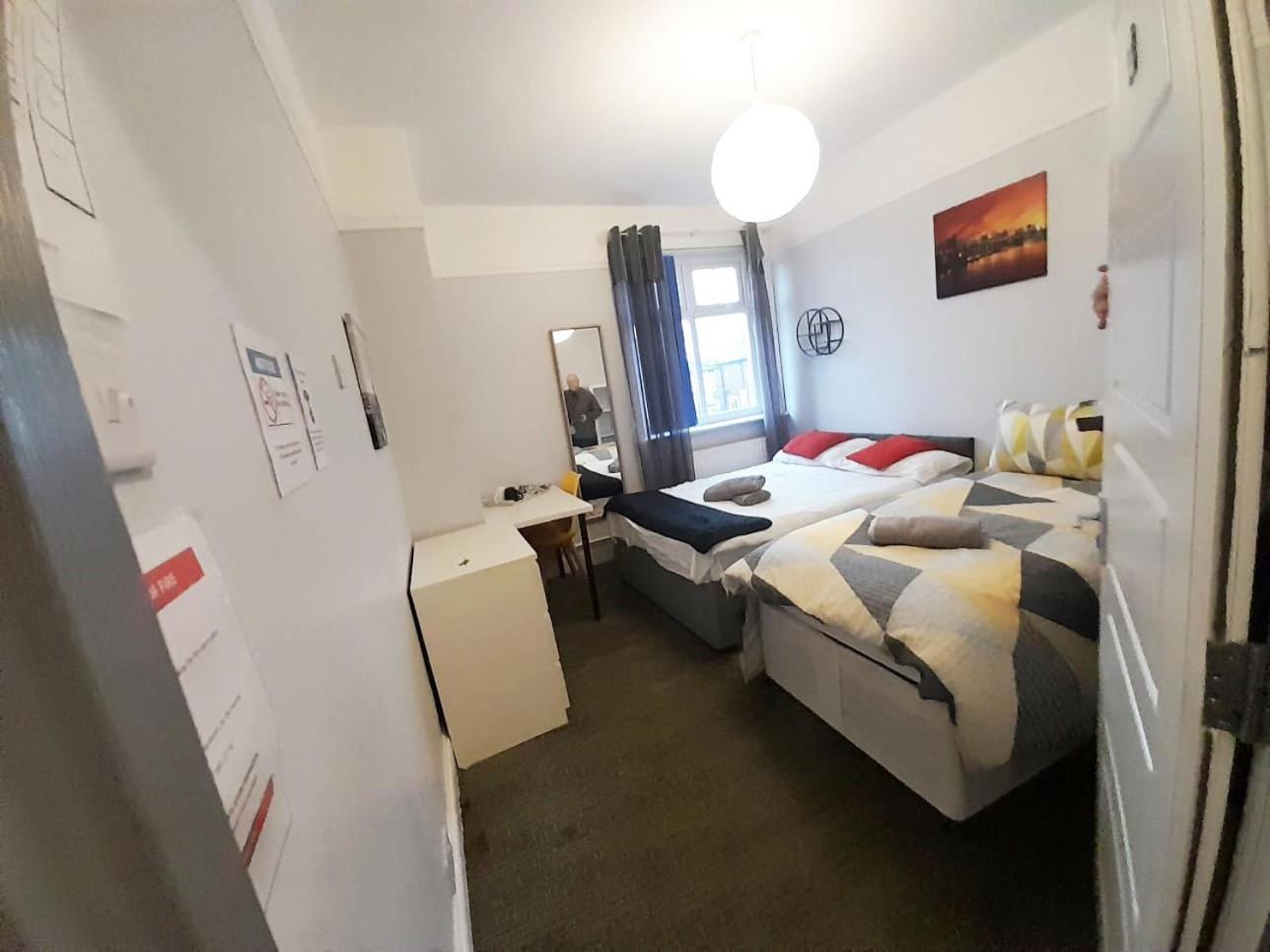 Gorton Mount Hotel Манчестер Номер фото