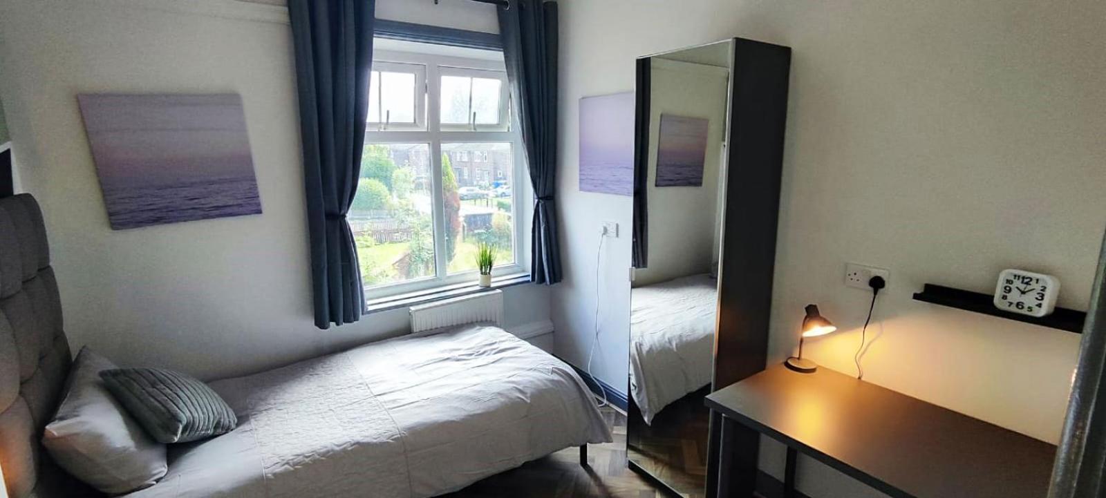 Gorton Mount Hotel Манчестер Экстерьер фото